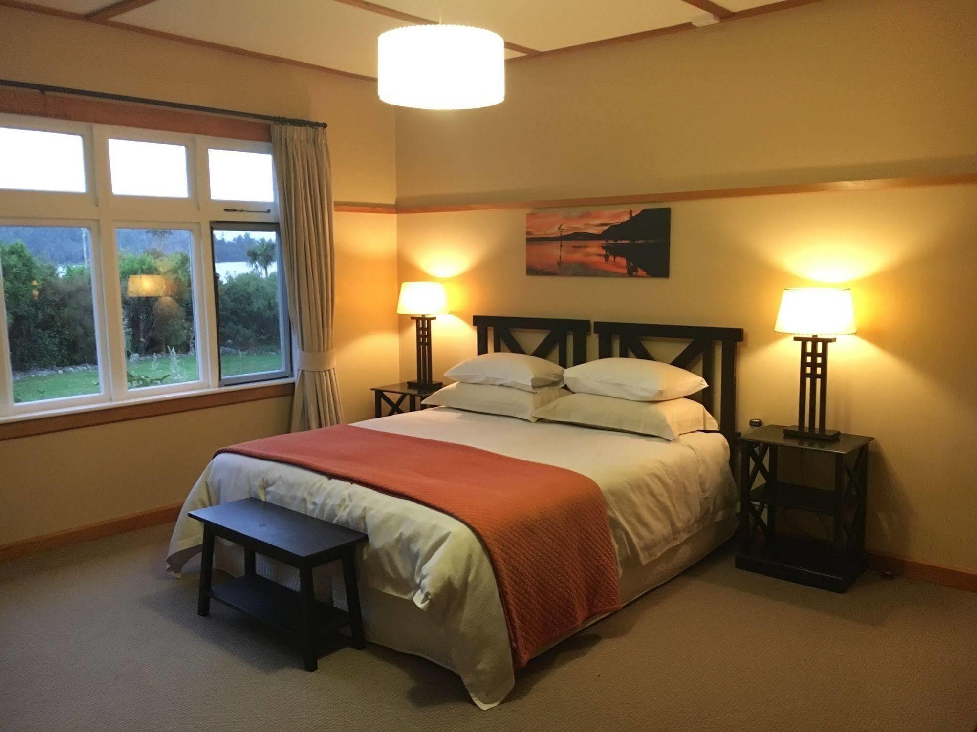 Lake Brunner Eco Lodge Moana Bagian luar foto