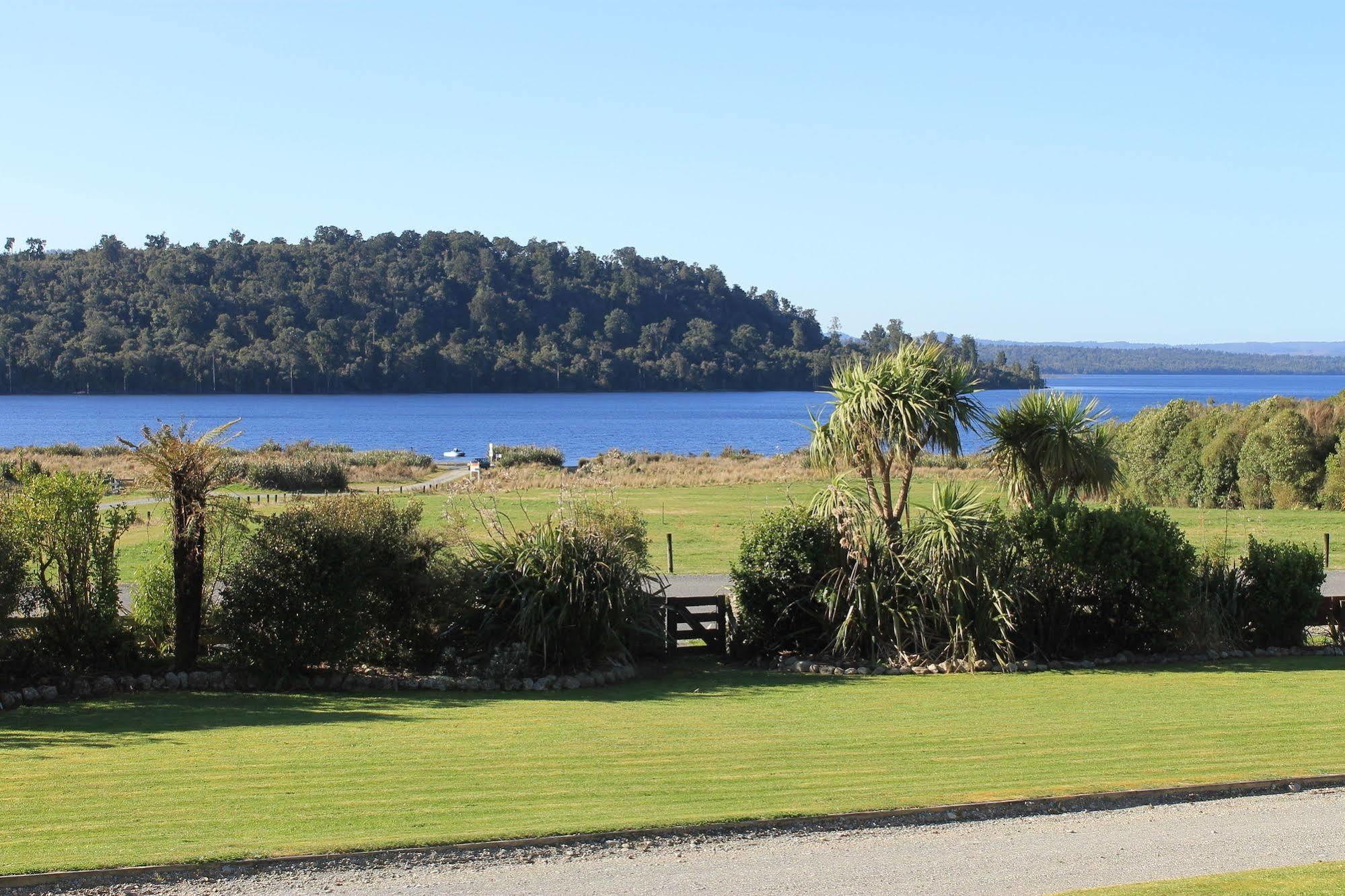 Lake Brunner Eco Lodge Moana Bagian luar foto